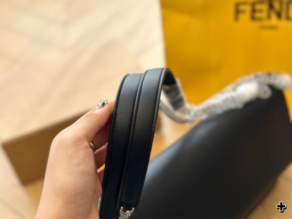 BLACK LEATHER BAGUETTE BAG - Image 7