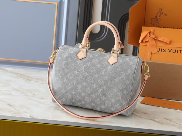 LOUIS VUITTON SPEEDY BANDOULIÈRE 30 MONOGRAM DENIM GREY - Image 4