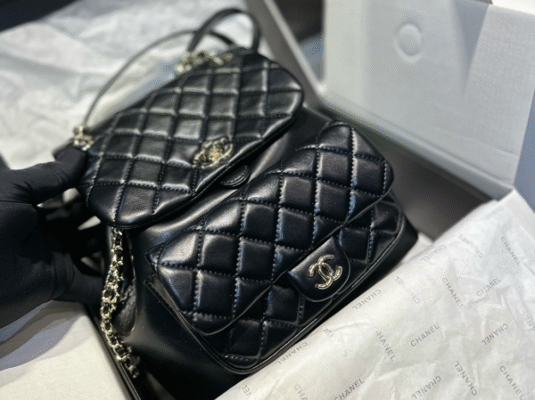 CHANEL 22A DUMA BACKPACK DA LAMBSKIN - Image 3