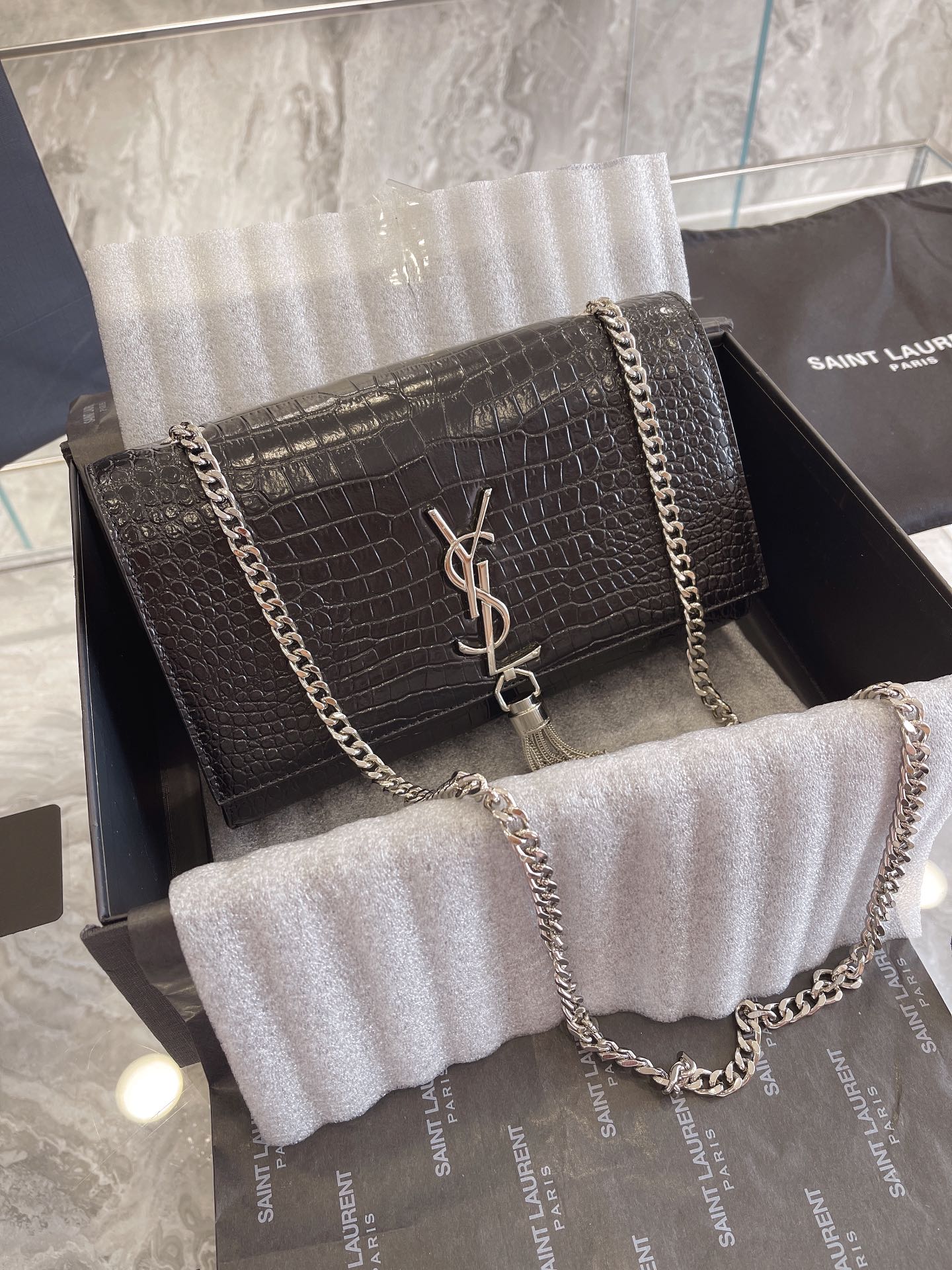 SAINT LAURENT KATE CHAIN BAG - Image 2
