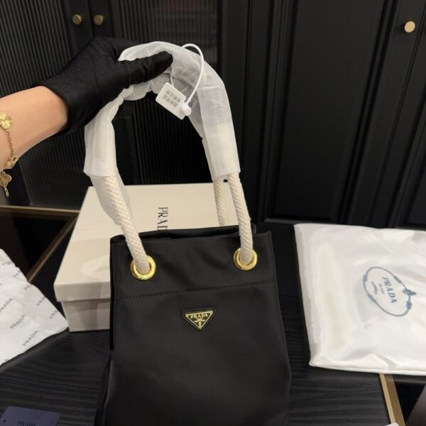 PRADA MARINER RE NYLON SMALL BUCKET BAG BLACK 22CM - Image 2