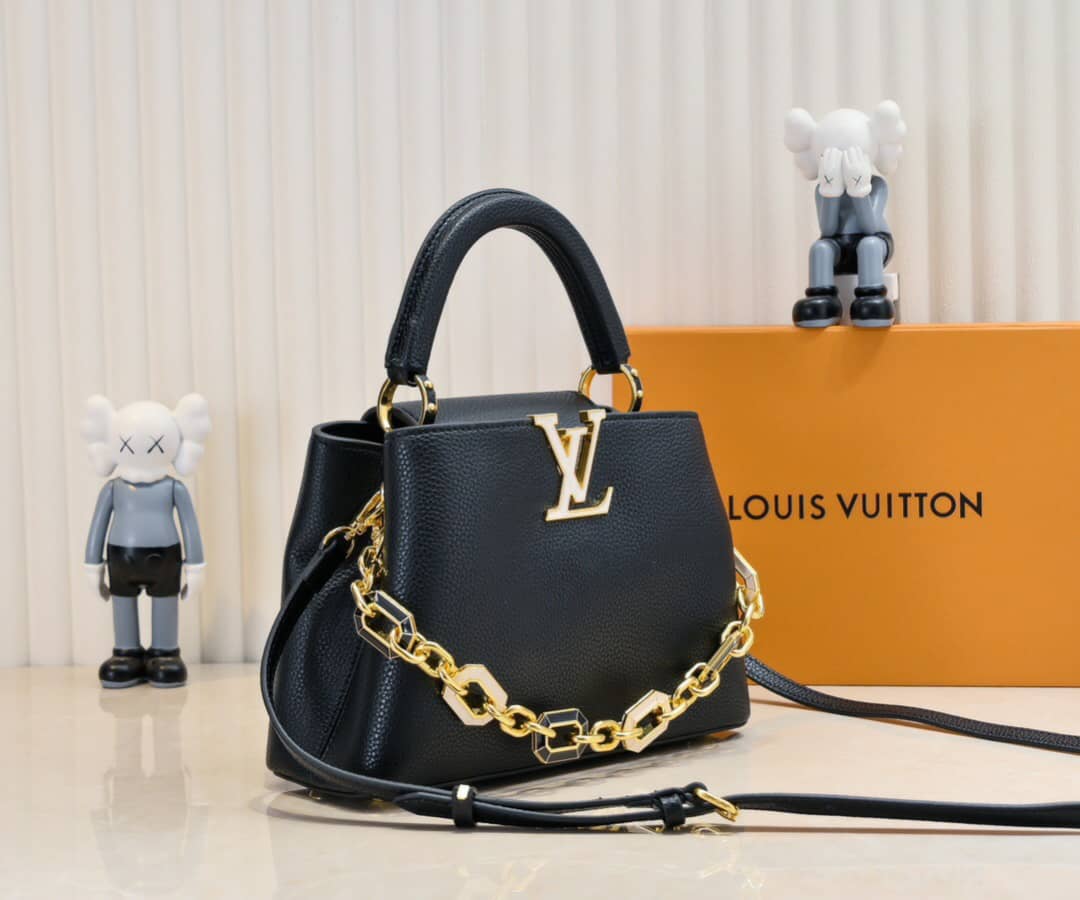 LOUIS VUITTON CAPUCINES BB BAG WITH CHARM BLACK 27CM - Image 4