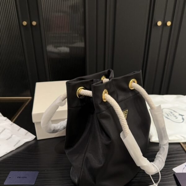 PRADA MARINER RE NYLON SMALL BUCKET BAG BLACK 22CM - Image 3