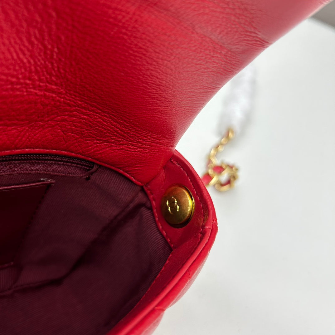 CHANEL RED MINI QUILTED LAMBSKIN ACRYLIC COCO LOVE - Image 5