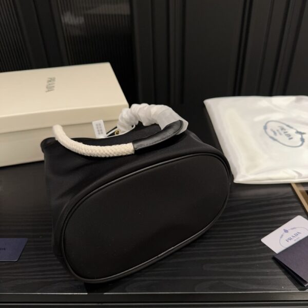 PRADA MARINER RE NYLON SMALL BUCKET BAG BLACK 22CM - Image 5