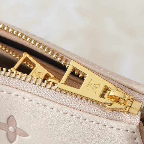 LOUIS VUITTON COUSSIN PM BICOLOR EDEN 26CM - Image 6