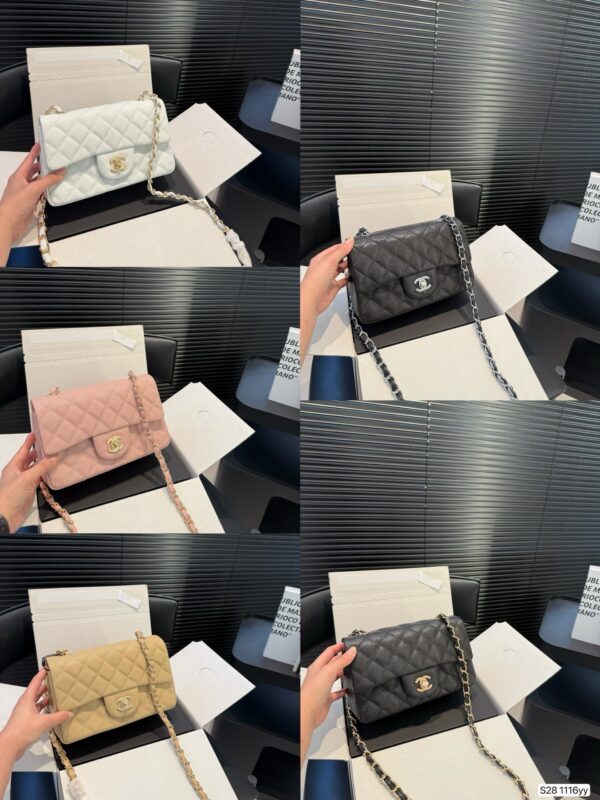 CHANEL CLASSIC QUILTED CAVIAR FLAP BAG - Image 3