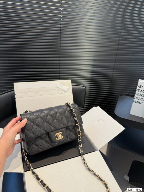 CHANEL CLASSIC QUILTED CAVIAR FLAP BAG - Image 2
